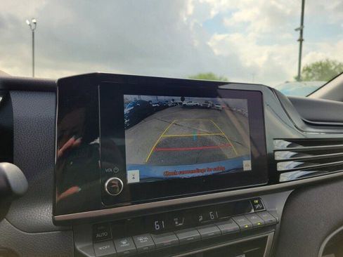 Used 2025 Toyota Camry LE image 18