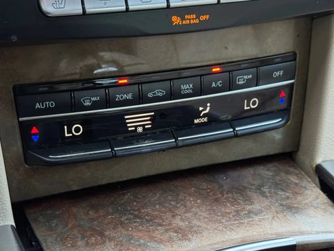 Used 2014 Mercedes-Benz E 350 Sedan image 36