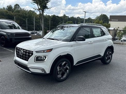 New 2025 Hyundai Venue Limited image 3