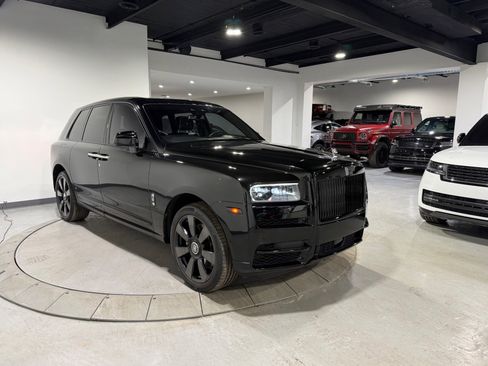 Used 2023 Rolls-Royce Cullinan image 5
