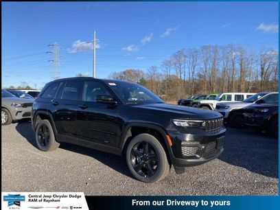 New 2025 Jeep Grand Cherokee Laredo