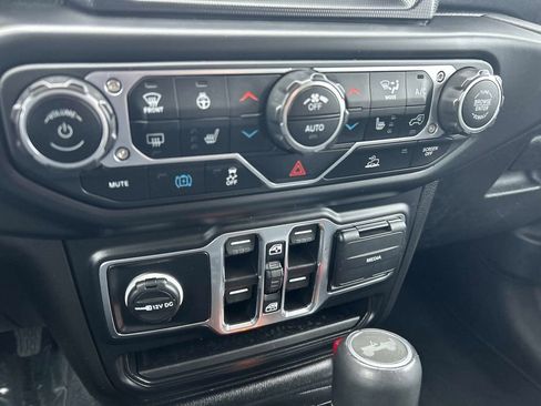 Used 2023 Jeep Wrangler Sahara w/ Cold Weather Group image 31