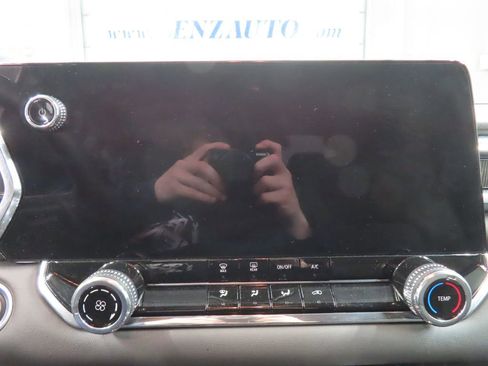 Used 2025 GMC Canyon Elevation image 42