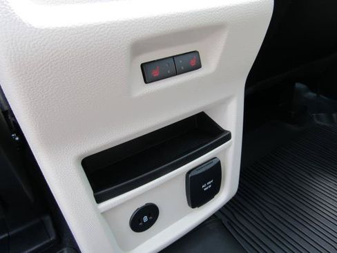 Used 2024 Ford Edge Titanium w/ Equipment Group 301A AWD/4WD image 17