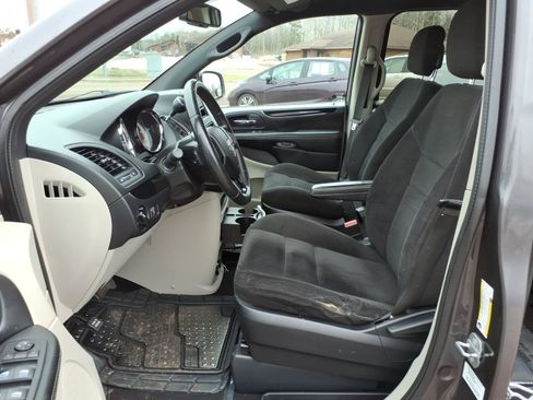 Used 2014 Dodge Grand Caravan SE FWD image 10