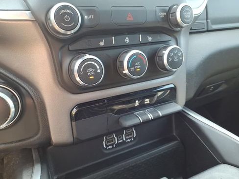 Used 2023 RAM 1500 Big Horn AWD/4WD image 30