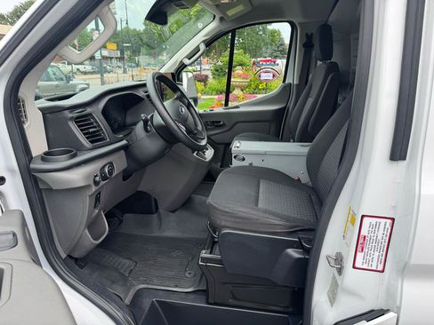 Used 2022 Ford Transit 250 Low Roof AWD image 17