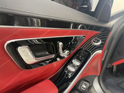 Used 2023 Mercedes-Benz S 580 4MATIC Sedan w/ AMG Line image 6