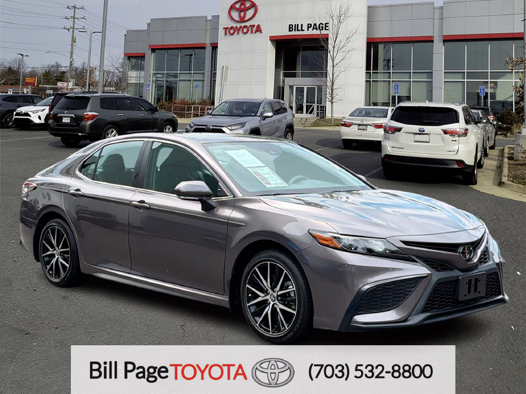 Used 2024 Toyota Camry SE FWD image 1