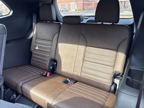 New 2026 GMC Acadia Denali Ultimate w/ LPO, Floor Liner Package AWD/4WD image 42