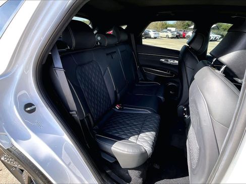 Used 2023 Genesis GV70 3.5T Sport w/ Sport Prestige Package image 19