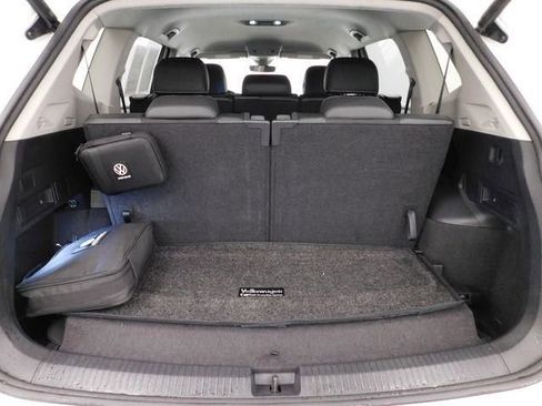 Used 2023 Volkswagen Tiguan SE image 12