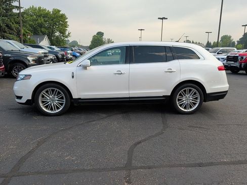 Used 2018 Lincoln MKT AWD w/ Technology Package image 1