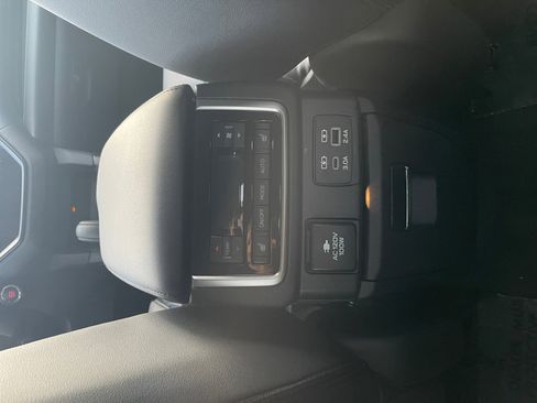 Certified 2025 Subaru Ascent Bronze Edition image 23