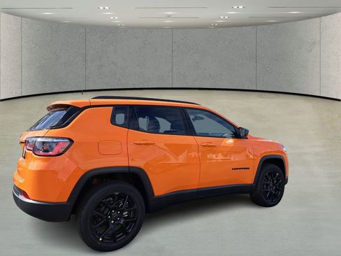 New 2026 Jeep Compass Latitude AWD/4WD image 5