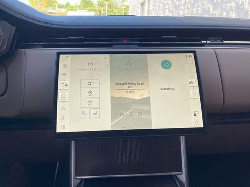 Used 2025 Land Rover Range Rover Long Wheelbase Autobiography image 13