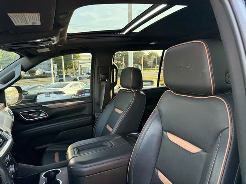 Used 2022 GMC Yukon AT4 w/ Technology Package AWD/4WD image 8