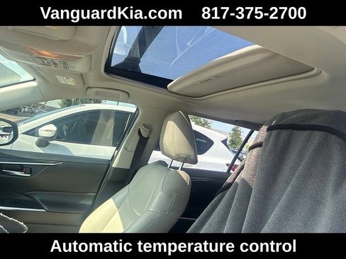 Used 2020 Toyota RAV4 XLE w/ Convenience Package AWD/4WD image 5