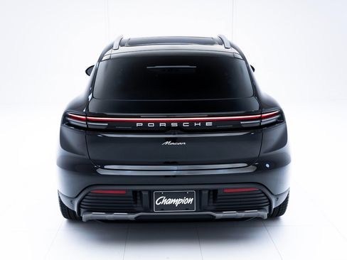 Certified 2025 Porsche Macan Electric RWD image 10