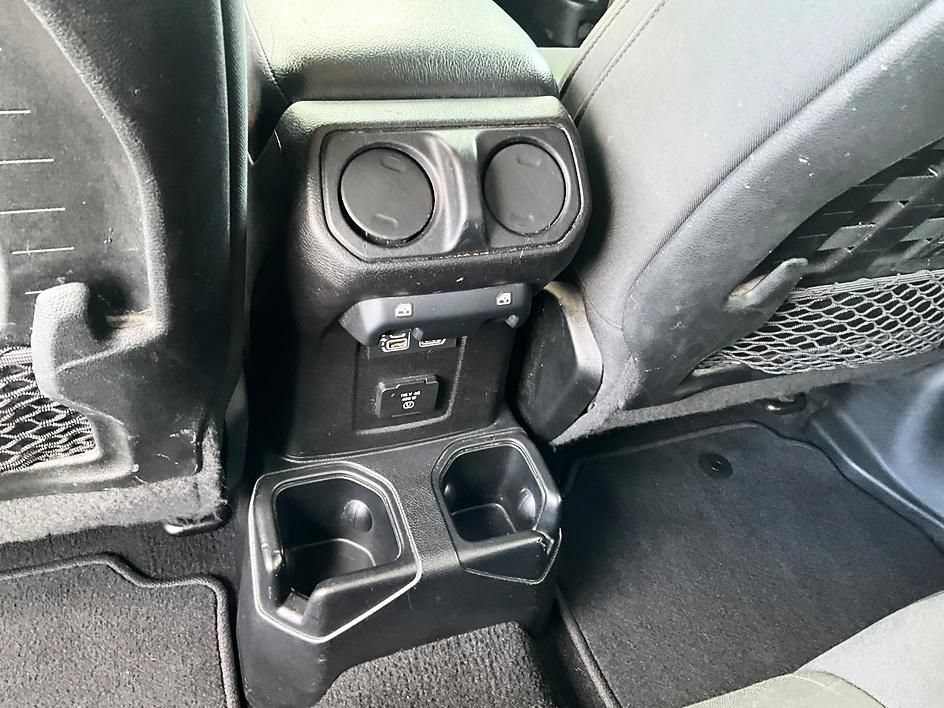 Used 2020 Jeep Gladiator Mojave w/ Cold Weather Group AWD/4WD image 28