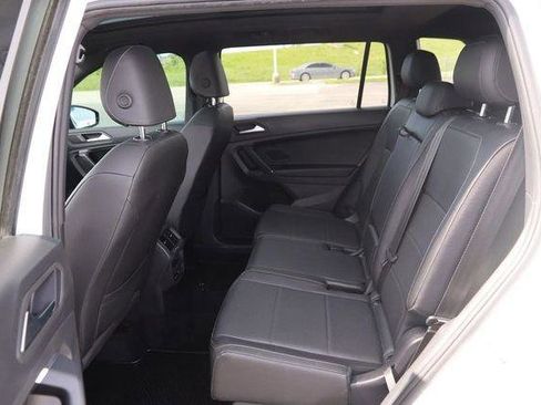 Used 2020 Volkswagen Tiguan SE R-Line AWD/4WD image 10