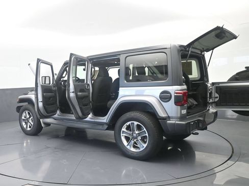 Used 2019 Jeep Wrangler Unlimited Sahara AWD/4WD image 77