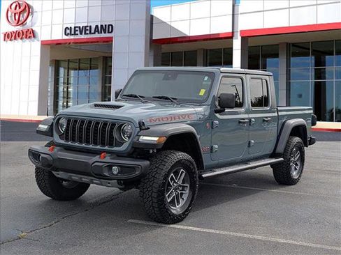 Used 2024 Jeep Gladiator Mojave w/ Safety Group AWD/4WD image 4