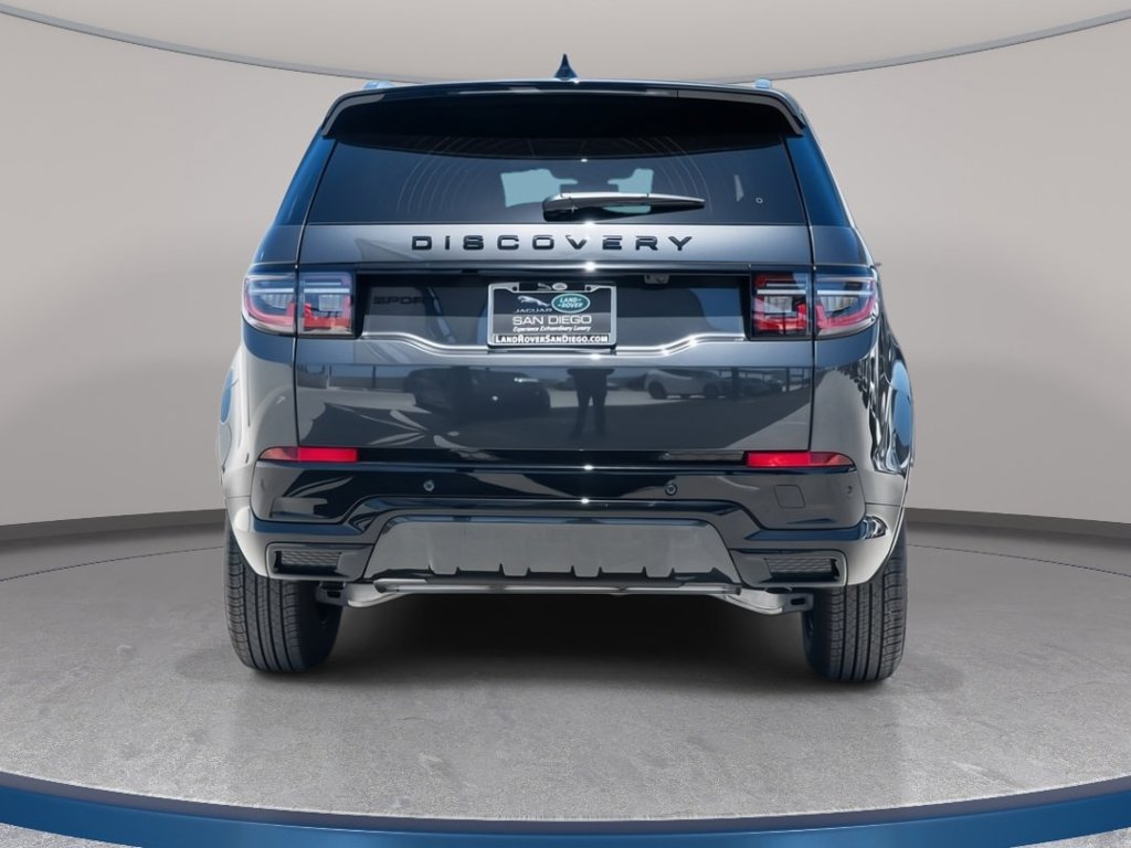 Used 2025 Land Rover Discovery Sport Dynamic SE AWD/4WD image 4