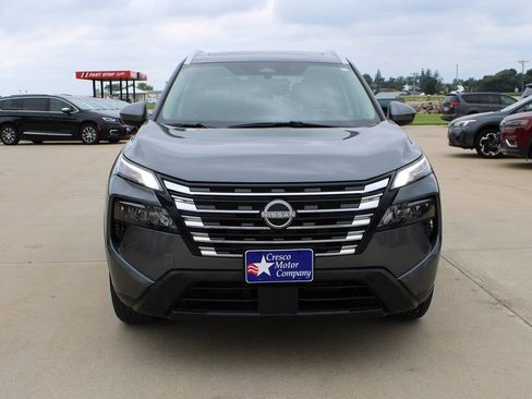 Used 2025 Nissan Rogue SV w/ SV Premium Package AWD/4WD image 2