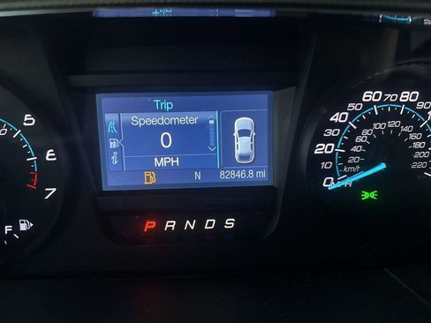 Used 2019 Ford Taurus SE image 11