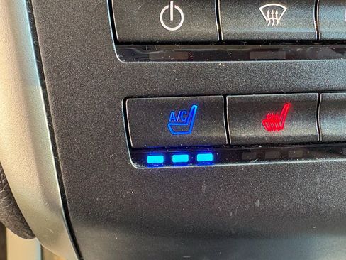 Used 2018 Lincoln MKC Reserve w/ Lincoln MKC Climate Package image 21