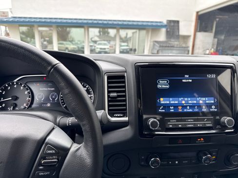 Used 2023 Nissan Frontier SV w/ SV Convenience Package image 17