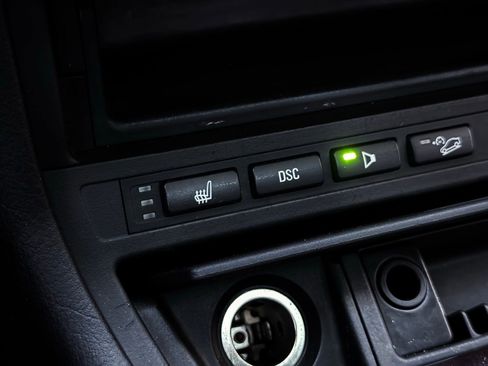 Used 2005 BMW 330xi Sedan image 34