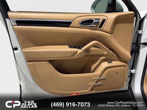 Used 2015 Porsche Cayenne S w/ Premium Package AWD/4WD image 9