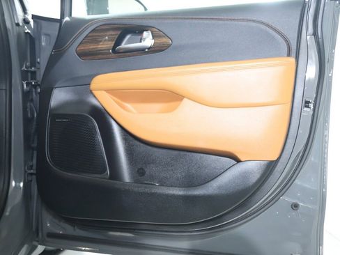 Used 2022 Chrysler Pacifica Pinnacle image 45