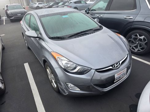 Used 2013 Hyundai Elantra GLS w/ Preferred Pkg image 2