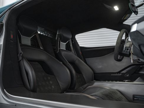 Used 2019 Ford GT RWD image 37
