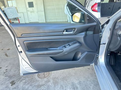 Used 2024 Nissan Altima 2.5 SV image 20