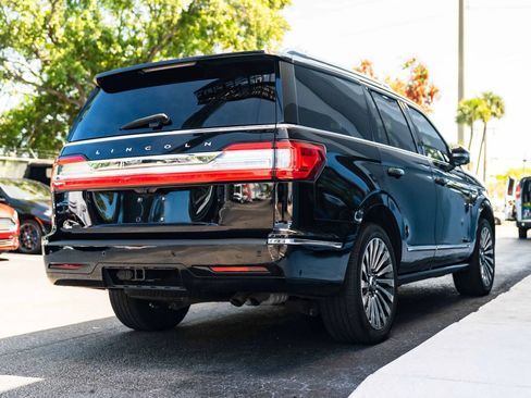 Used 2018 Lincoln Navigator Reserve w/ Technology Package AWD/4WD image 9