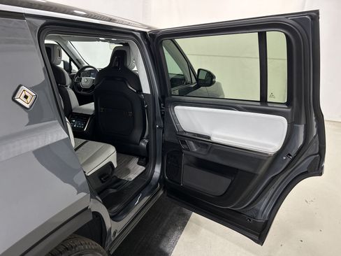 Used 2024 Rivian R1S Adventure AWD/4WD image 19