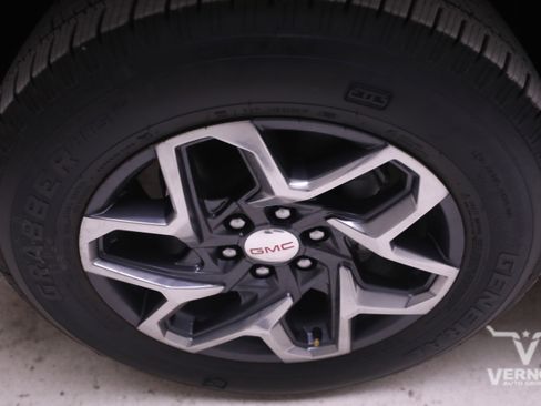 Used 2021 GMC Yukon Denali image 34