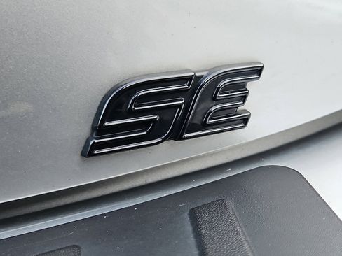 Used 2023 Toyota Corolla SE image 31