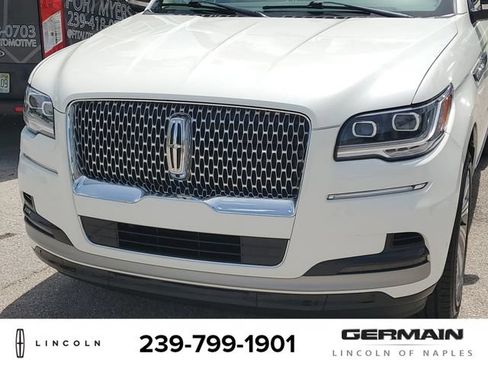 Certified 2024 Lincoln Navigator Premiere AWD/4WD image 13