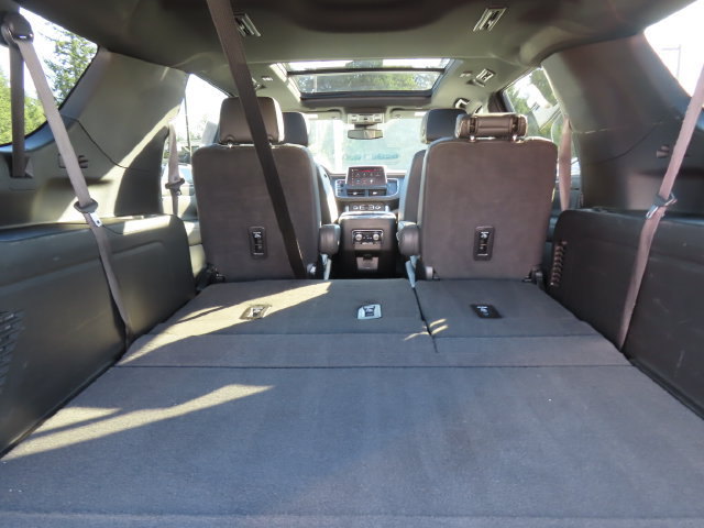 Used 2024 GMC Yukon XL SLT w/ SLT Luxury Package AWD/4WD image 46
