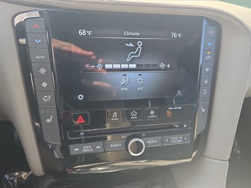 Used 2023 INFINITI QX50 Luxe AWD/4WD image 29