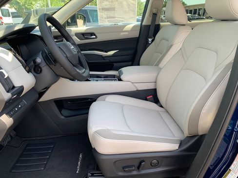 New 2026 Nissan Pathfinder SL w/ SL Premium Package FWD image 20