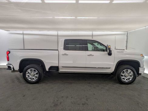 Used 2024 Chevrolet Silverado 3500 High Country w/ High Country Premium Package image 7