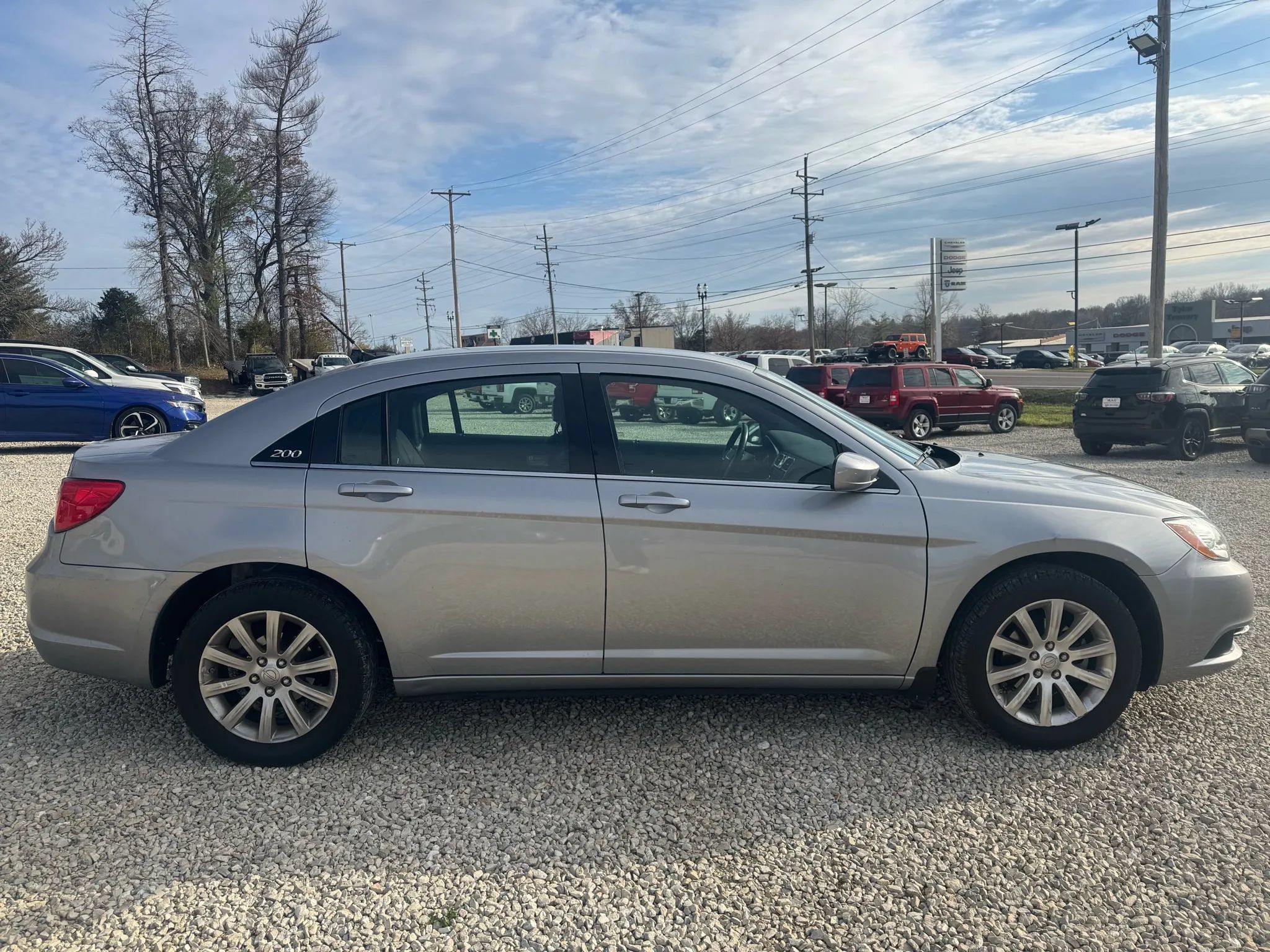 Used 2013 Chrysler 200 Touring FWD image 6
