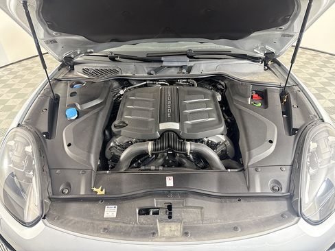 Used 2018 Porsche Cayenne GTS image 38