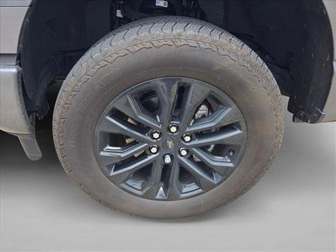 Used 2025 Ford F150 Lariat w/ Equipment Group 502A High image 10